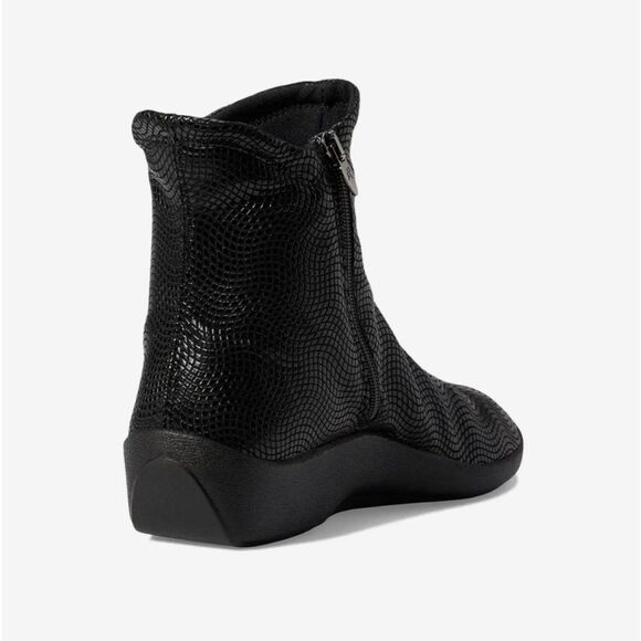 ARCOPEDICO Women’s Croc Shoes in the Size 41/9.5-10 US Size in Black Color - Picture 8 of 16